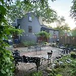 Daniels House Inn