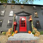 Daniels House Inn