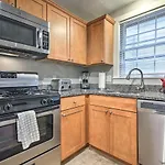 Inviting Salem Apartment Near Waterfront And Museums
