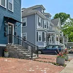 Family Friendly 3Bd Oasis-Parking, Wifi & Pets Ok!