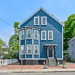 Family Friendly 3Bd Oasis-Parking, Wifi & Pets Ok!