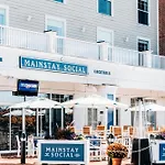 Salem Waterfront Hotel & Suites