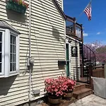 Salem\'S Enchanted Inn