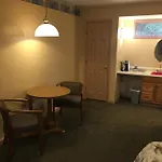 Clipper Ship Inn