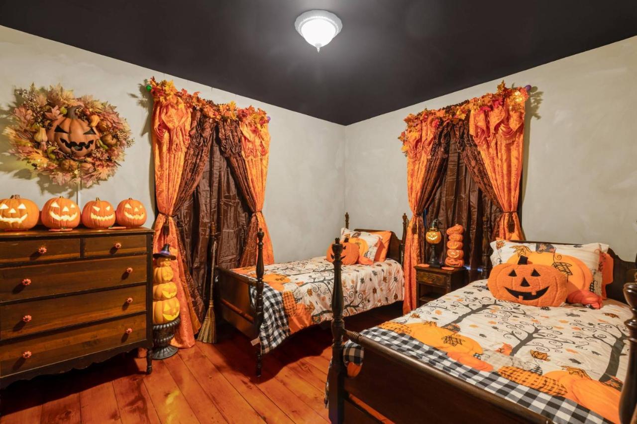 The Warlock House Holiday home Salem