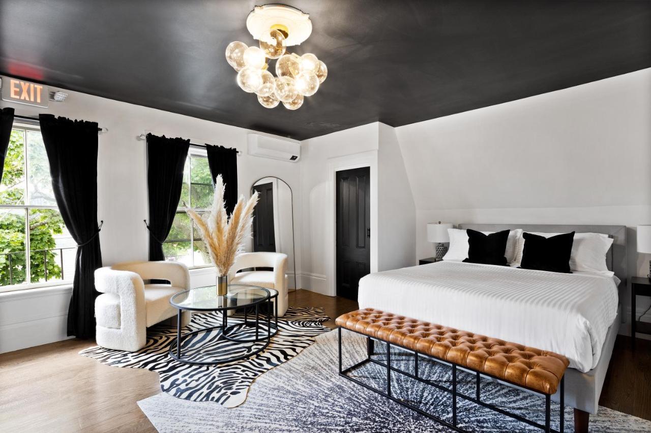 Hotel The Coach House *
