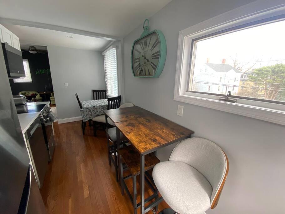 Apartment It's Showtime-book Lally's House! Steps To Common! Salem