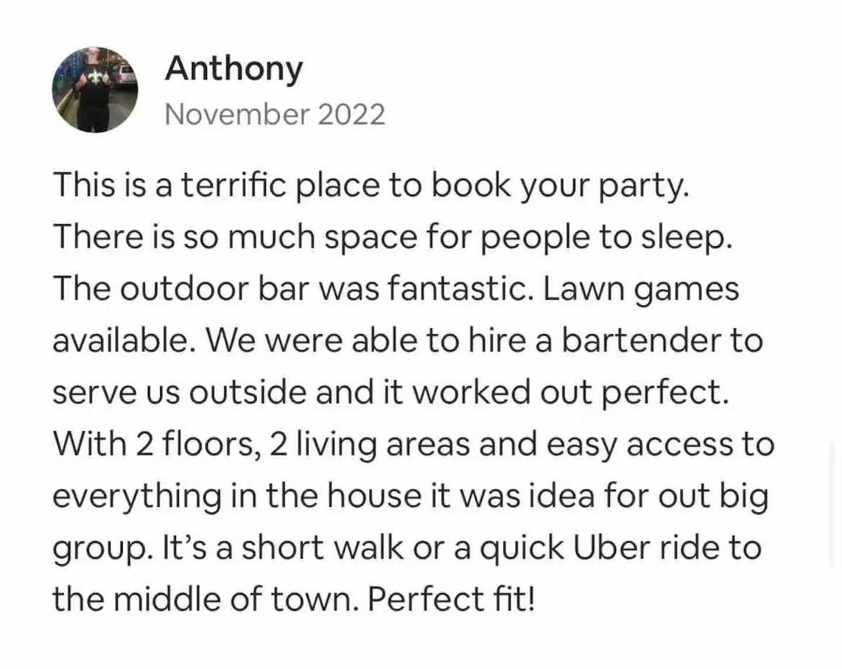 Witch Retreat With Tiki Bar In Downtown Apartment