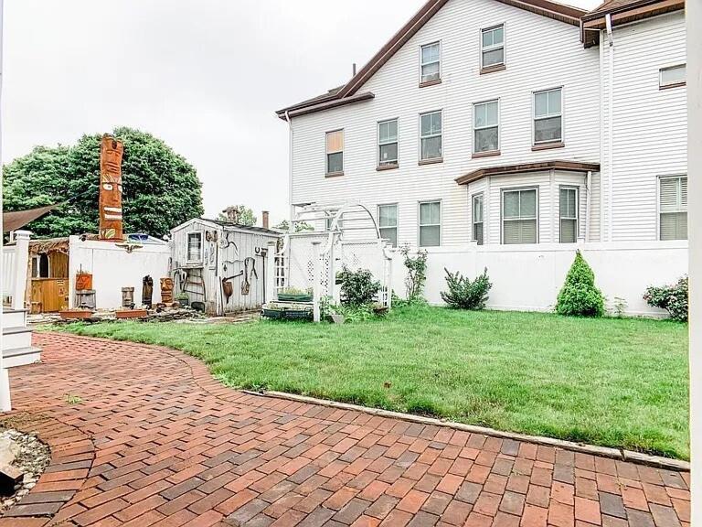 Witch Retreat With Tiki Bar In Downtown Apartment