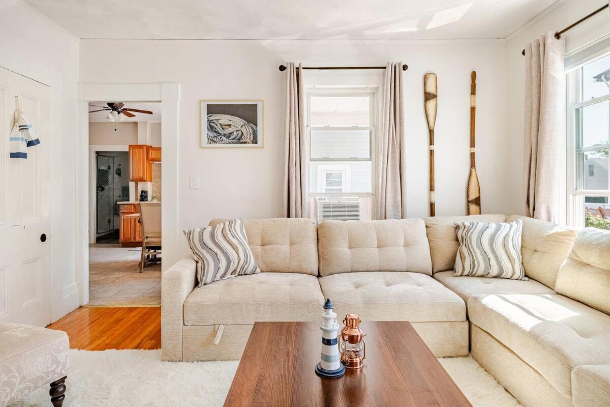 Apartment Witch Retreat With Tiki Bar In Downtown *