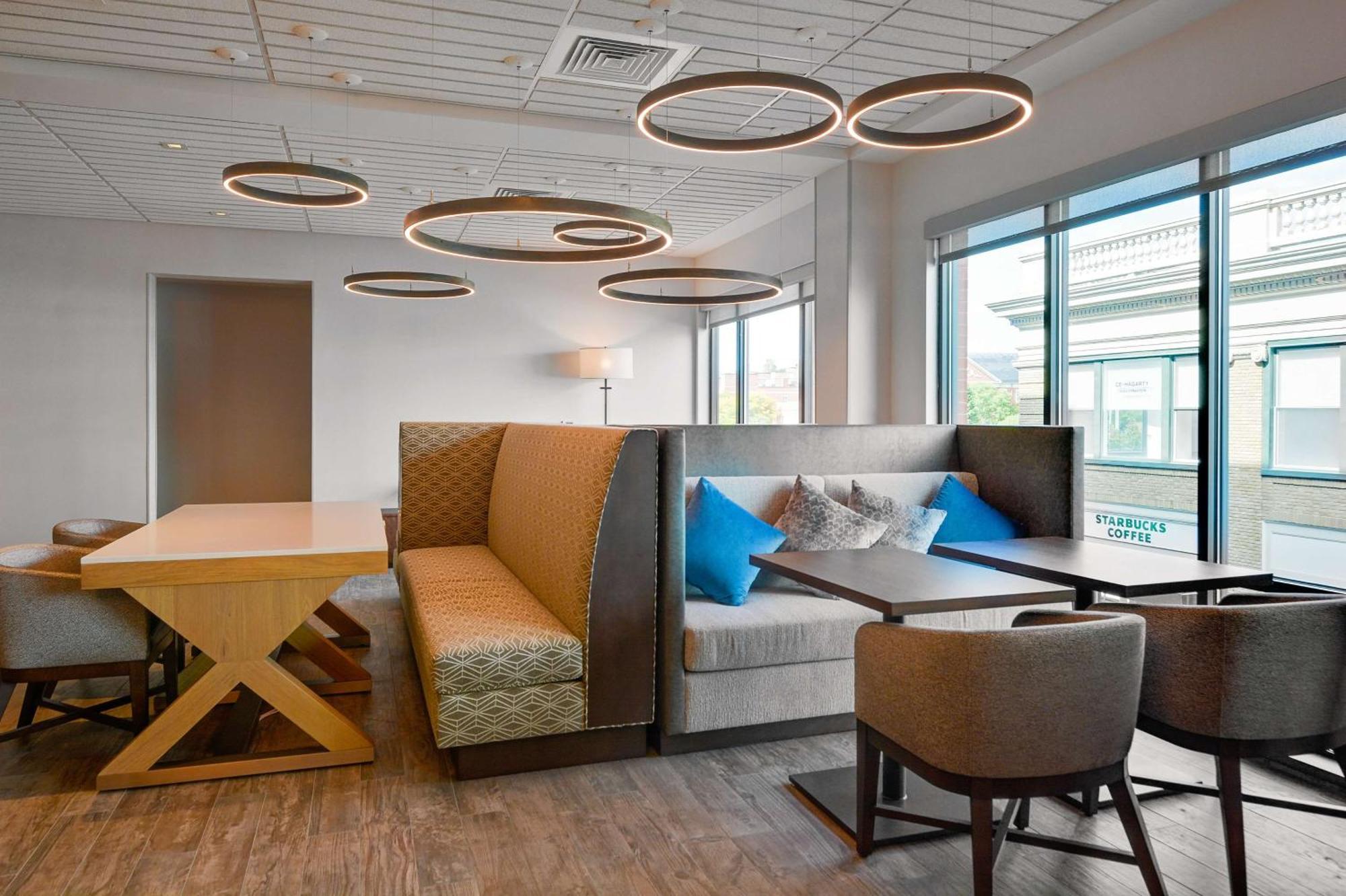 Hotel Hampton Salem, Ma 3*